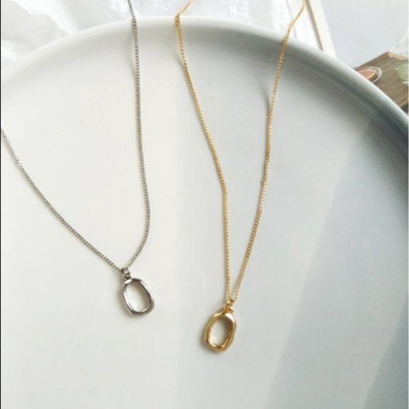 *NEW Yellow Gold Irregular Oval Necklace - Picture 6 of 8